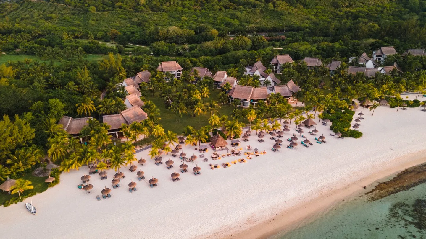 Dinarobin Beachcomber photo 1