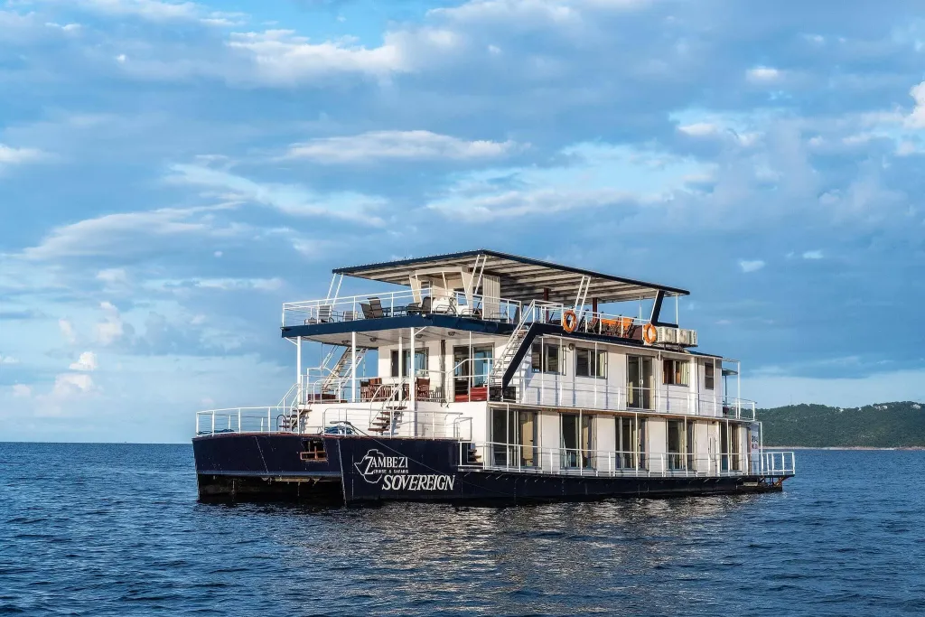 Lake Kariba Houseboat & Safari